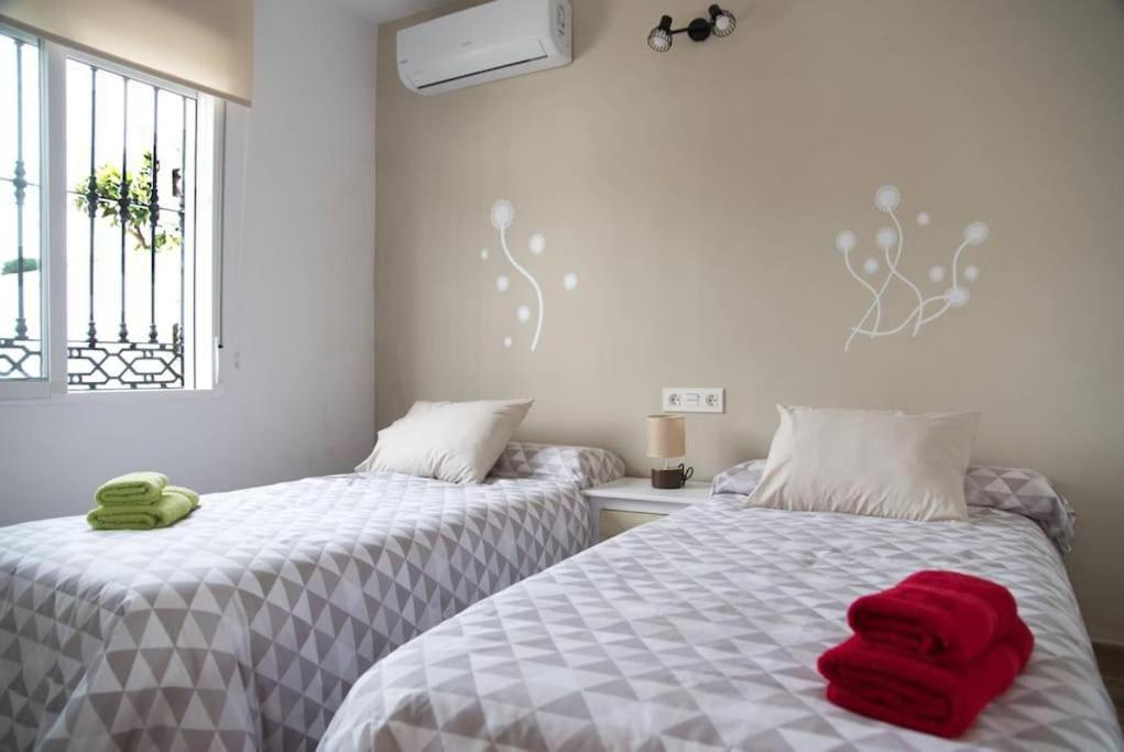 House W Shared Pool, Perfect For Small Families ฟูเอนฮิโรลา ภายนอก รูปภาพ